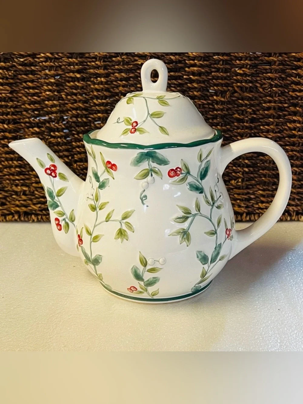 Pfaltzgraff Winterberry Stoneware Teapot Christmas Tea